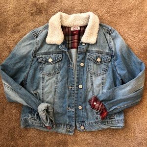 Sherpa collar denim jacket
